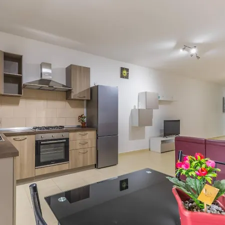 아파트 Marsascala Two Bedroom *